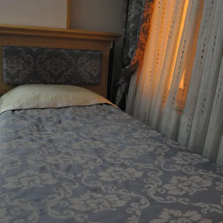 فندق جراند هيزار